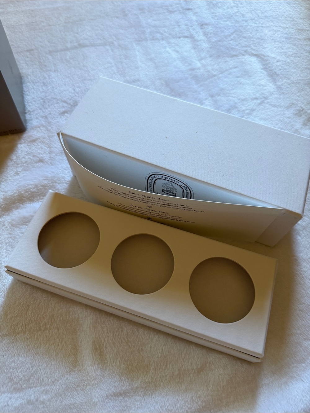 Diptyque candle box packaging - Picture 8 of 9